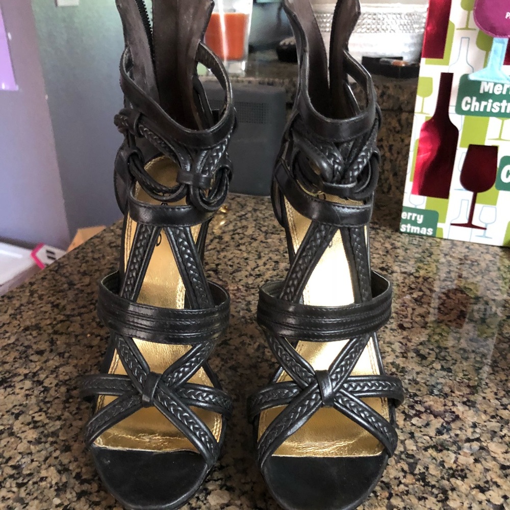 Black leather 5in heels